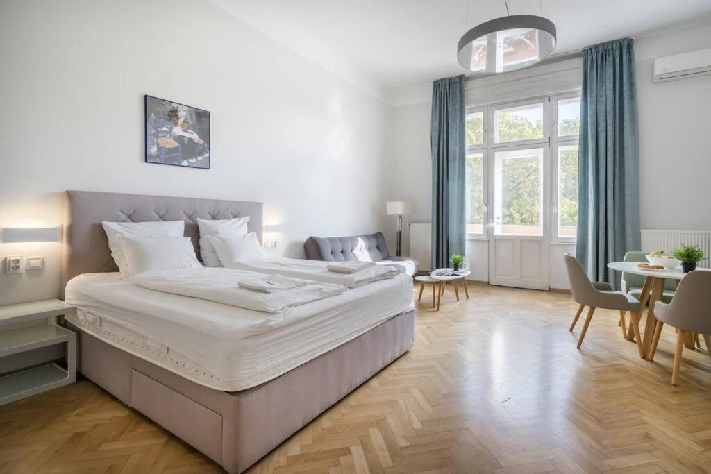 Klauzal Garden City Apartments ブダペスト エクステリア 写真